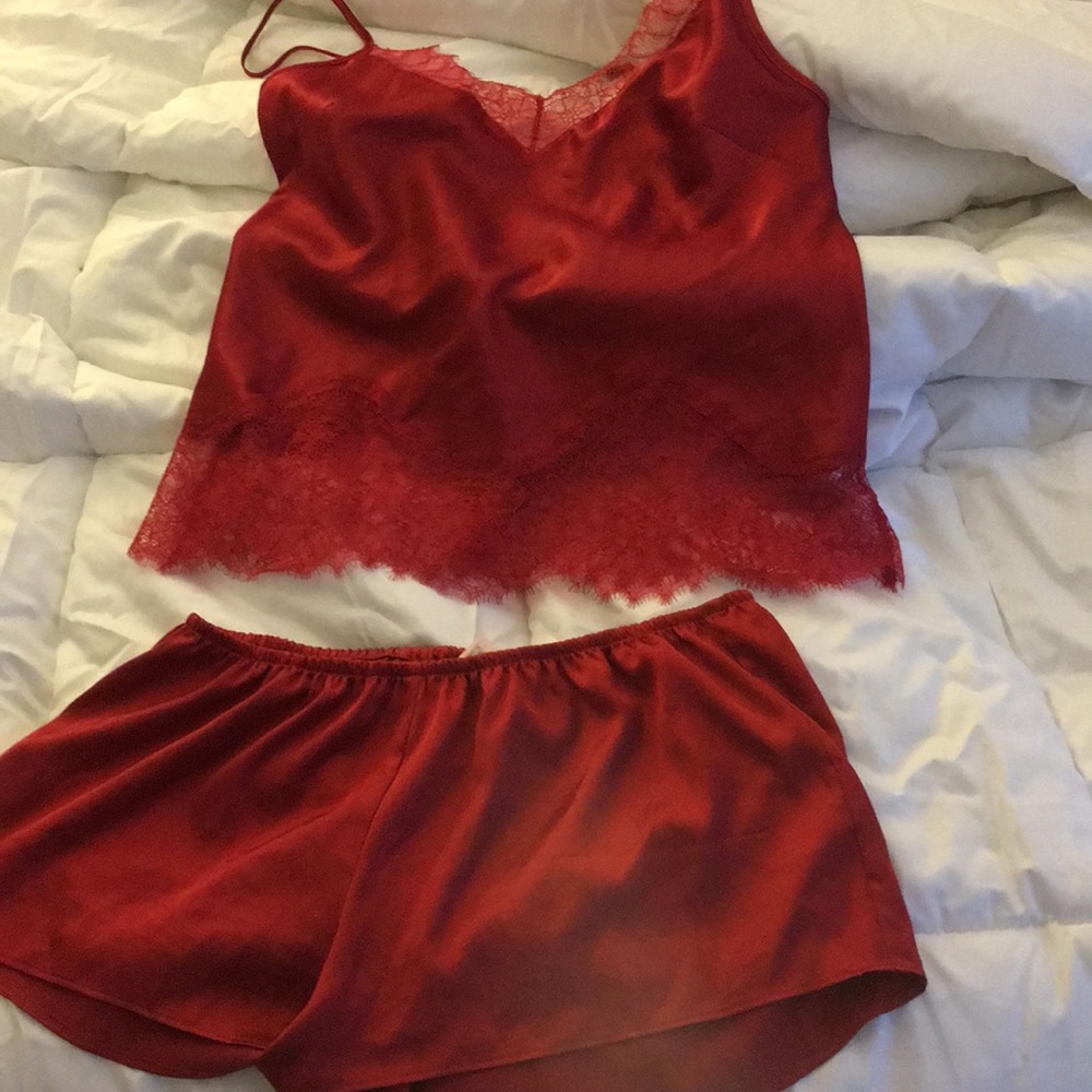 VICTORIAS SECRET LINGERIE SET